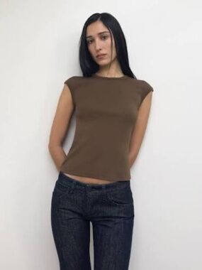 Tank Air Brown Corner Tee